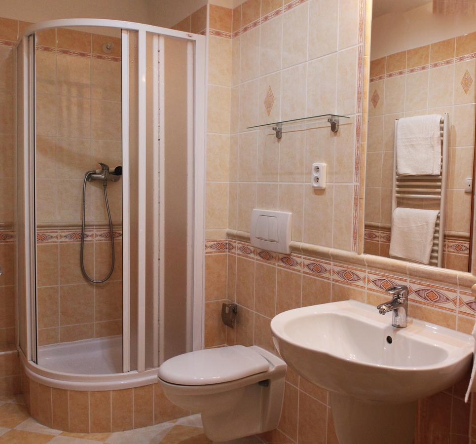 Hotel Orix Яхимів Екстер'єр фото