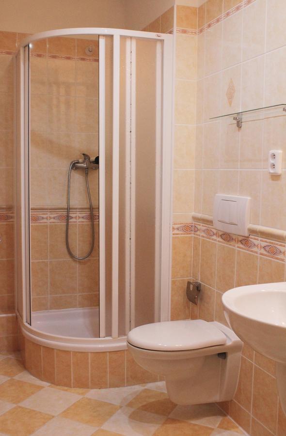 Hotel Orix Яхимів Екстер'єр фото