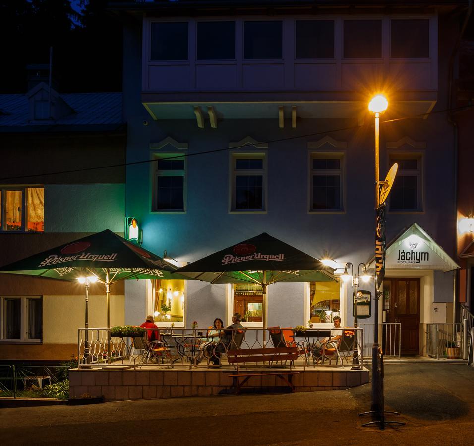Hotel Orix Яхимів Екстер'єр фото